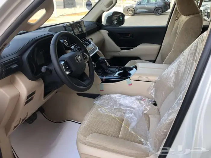 تويوتا لاندكروزر 2025 -L2 بنزين. (- ابيض ) 5