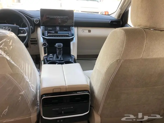 تويوتا لاندكروزر 2025 -L2 بنزين. (- ابيض ) 9