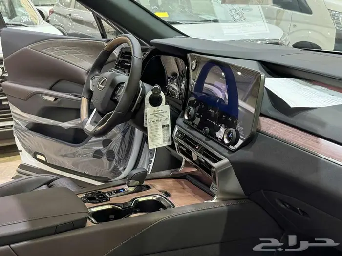 لكزس RX 350 بي بي ابيض بنزين 2025 اقل سعر 39