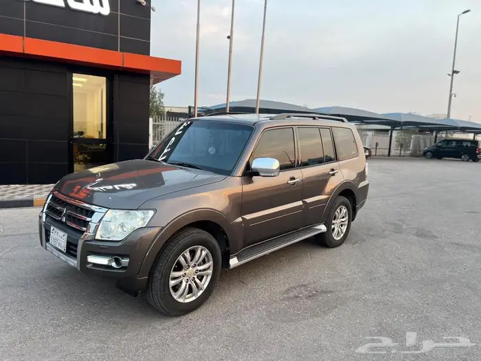 باجيرو 2015 المكينة الكبيرة 3.8 - ممشى قليل 8