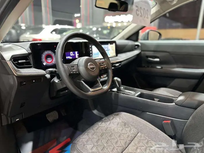 نيسان كيكسSV___ 2025 7