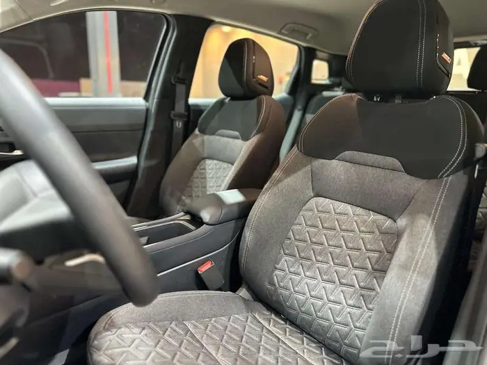 نيسان كيكسSV___ 2025 8