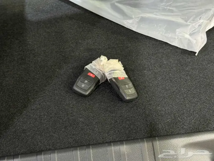 تويوتا برادو تي اكس ال 1 رمادي بنزين 2025 اقل سعر 39