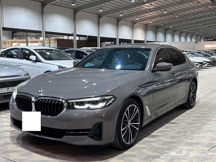 بي ام دبليو 520 2022 2