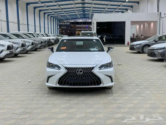 لكزس ES 250 اي اي ابيض بنزين 2025 اقل سعر 0