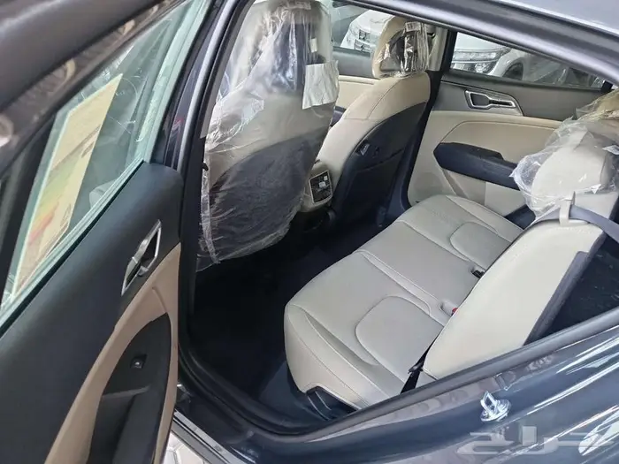 كيا سبورتاج نص فل بانوراما 2025 ماكينة 1.6 دفع امامي سلوفاكي 7