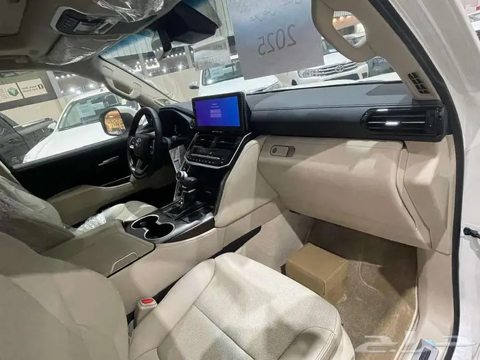 تويوتا جي اكس ار L5 GXR S ابيض 2025 الساير 12