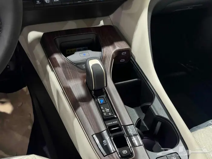 تويوتا كراون بريميوم اسود هايبرد 2026 اقل سعر 9