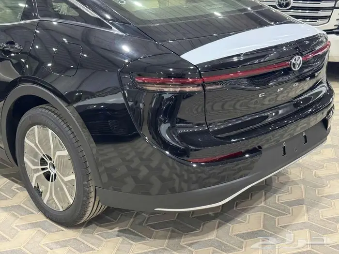 تويوتا كراون بريميوم اسود هايبرد 2026 اقل سعر 28