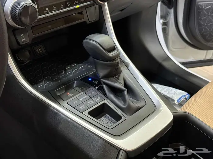 تويوتا راف فور ستاندر دبل ابيض بنزين 2025 اقل سعر كاش وبنوك 18