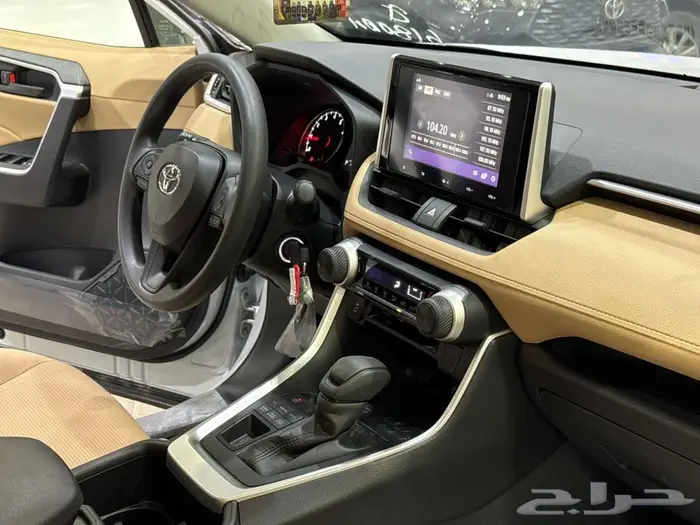 تويوتا راف فور ستاندر دبل ابيض بنزين 2025 اقل سعر كاش وبنوك 24