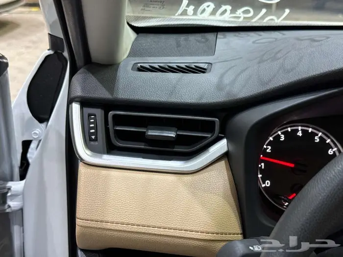 تويوتا راف فور ستاندر دبل ابيض بنزين 2025 اقل سعر كاش وبنوك 34