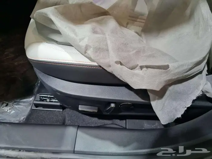 فورد تورس الفئه تيتانيوم الموديل 2026 11