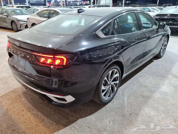 فورد تورس الفئه تيتانيوم الموديل 2026 15