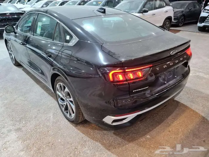 فورد تورس الفئه تيتانيوم الموديل 2026 14