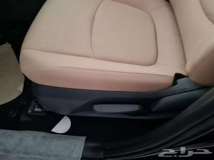 تويوتا راف فور الفئه XLE الموديل 2025 20