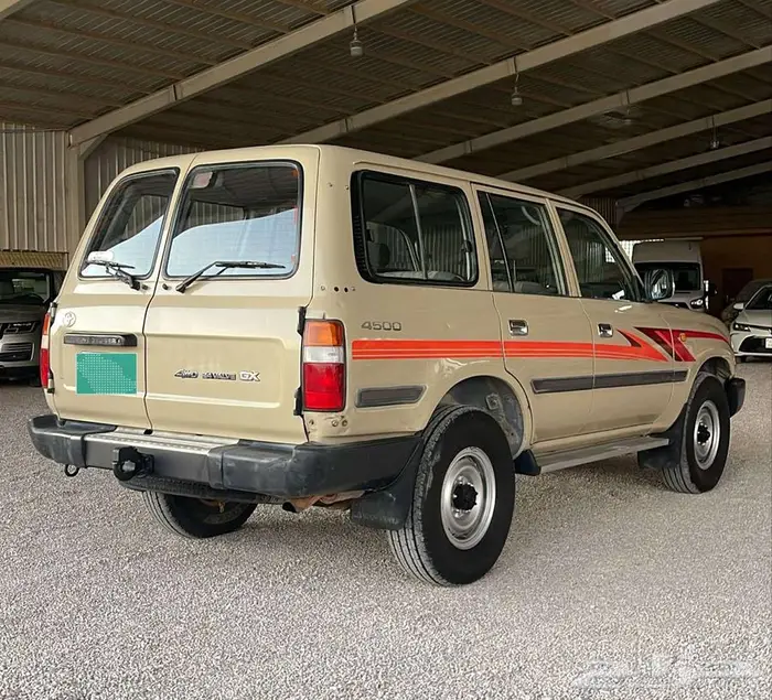 تويوتا لاندكروزر في اكس ار 6 سلندر دبل قير عادي 1996 10