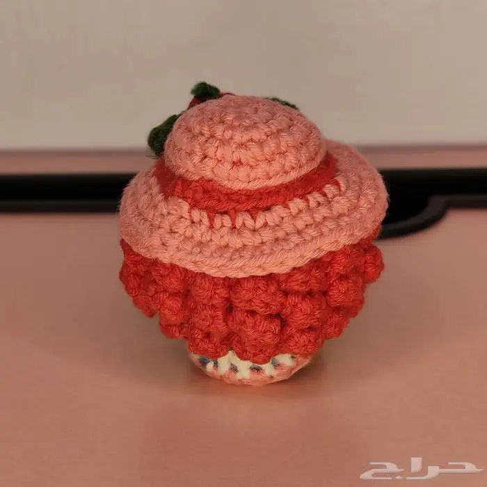 ميدالية ميني ستروبيري شورت كيك بالكروشية  . 1