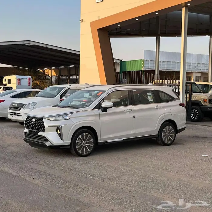 تويوتا فيلوز 7 ركاب 2025 0