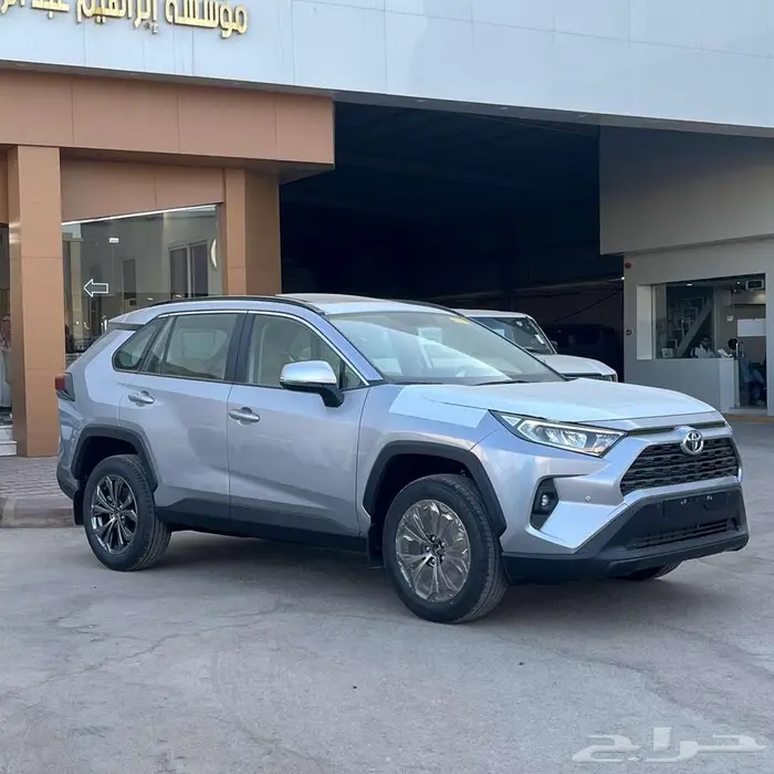 تويوتا راف فور XLE 2025 بنزين عرض كاش وتقسيط مميز 2