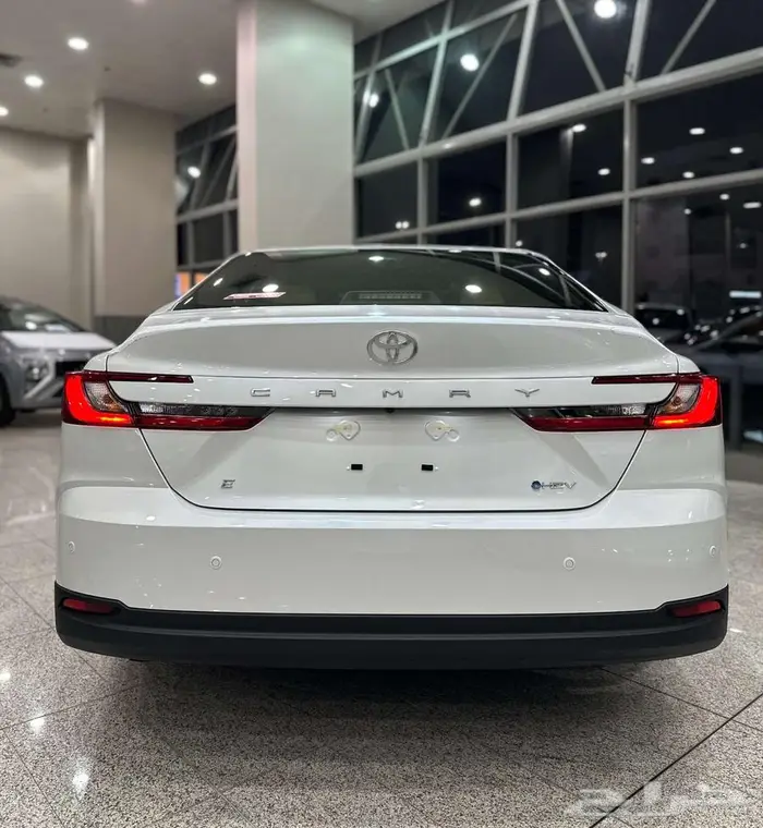 كامري اي هايبرد ستاندر CAMRY E H 2025 4