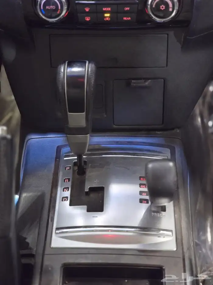 ميتسوبيشي باجيرو موديل 2016 بحالة الوكالة 12