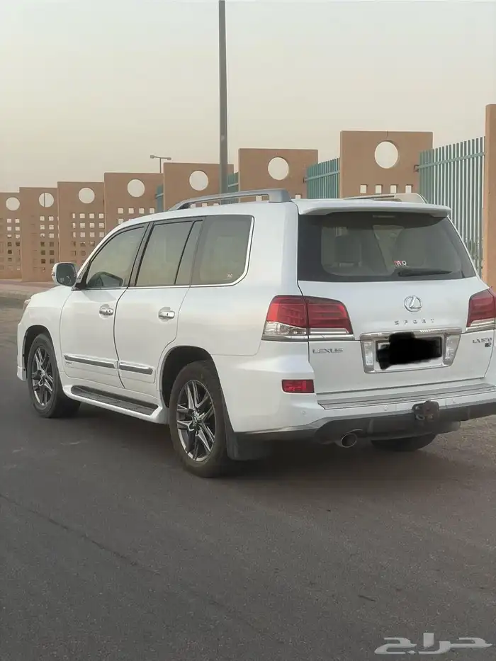 جيب لكزس موديل 2015 للبيع 3