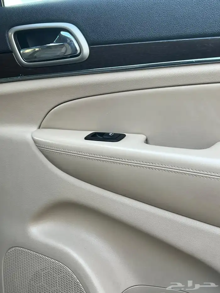 جيب جراند شيروكي ليمتد 2015 (( بحالة ممتازة )) 36