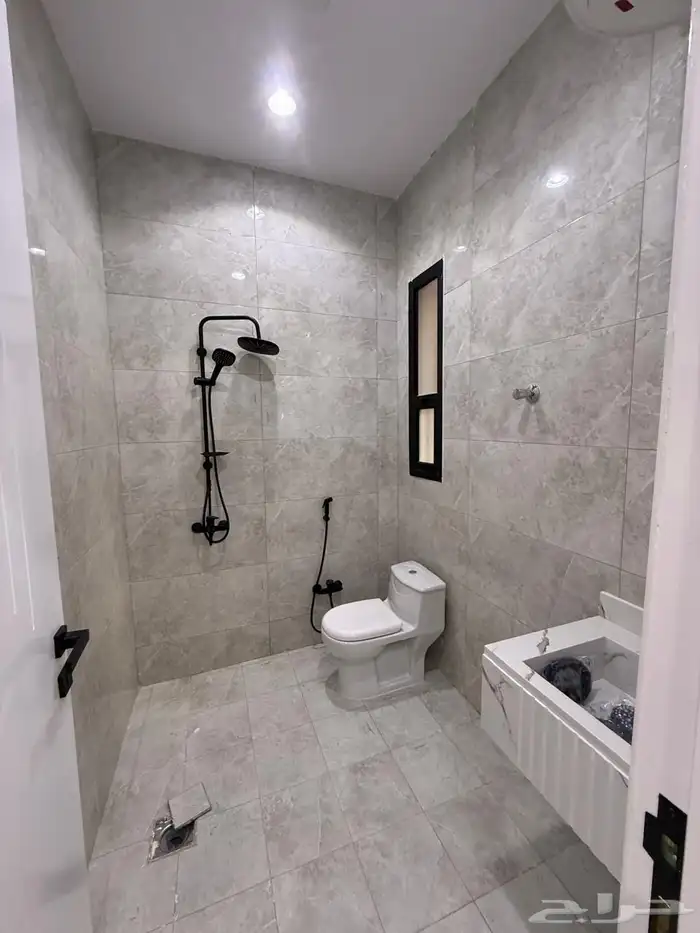 ادوار وارواف خميس مشيط 20