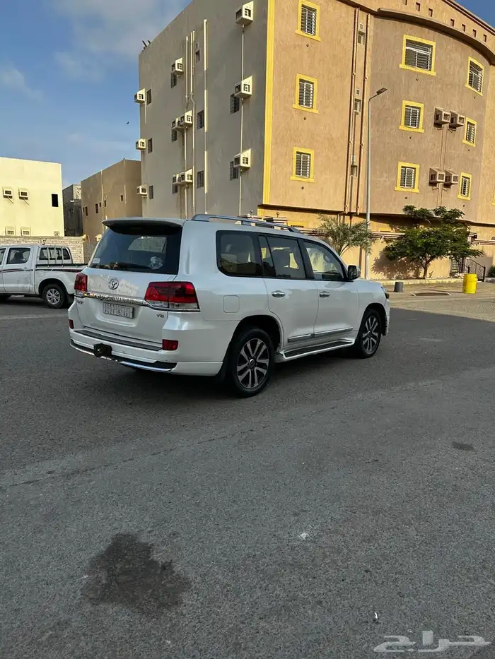 لاندكروزر 2016 3