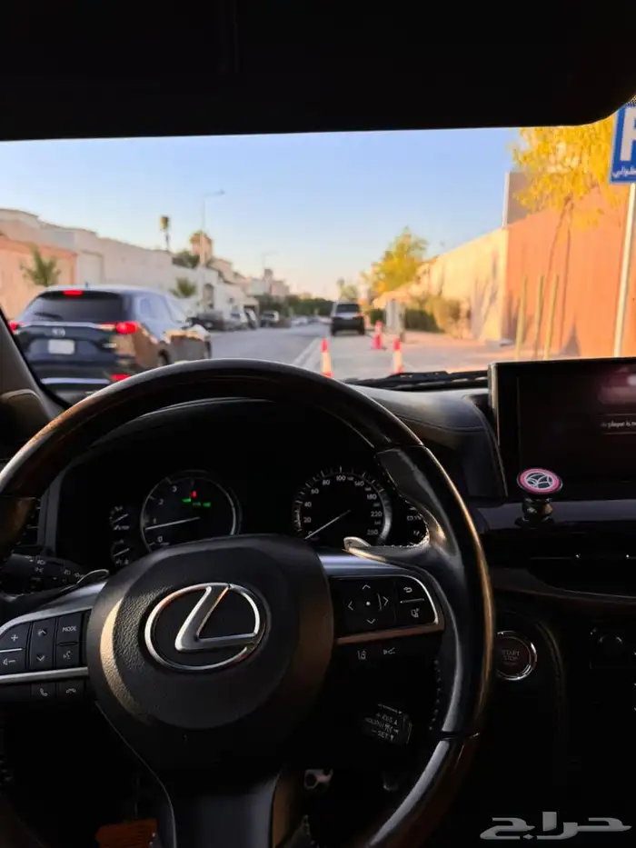 جيب لكزس LX570 فل كامل 2016 7