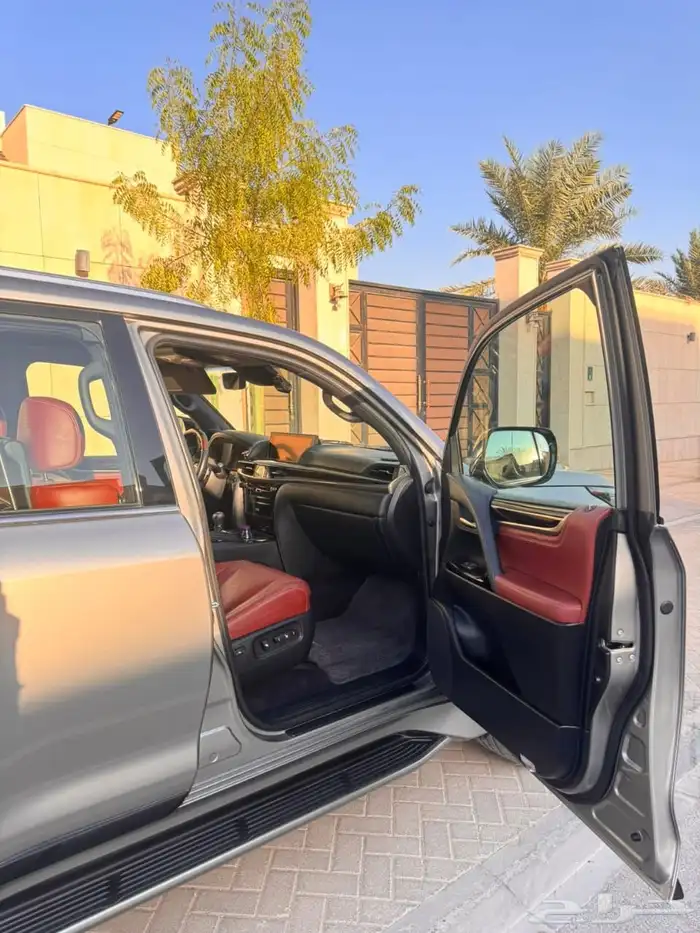 جيب لكزس LX570 فل كامل 2016 19