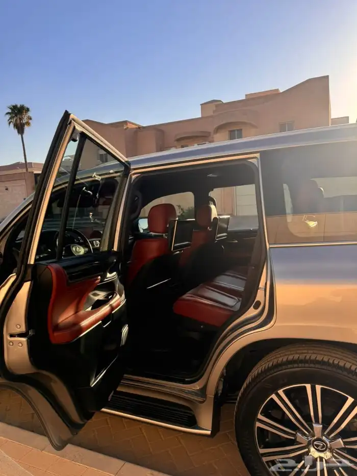 جيب لكزس LX570 فل كامل 2016 22