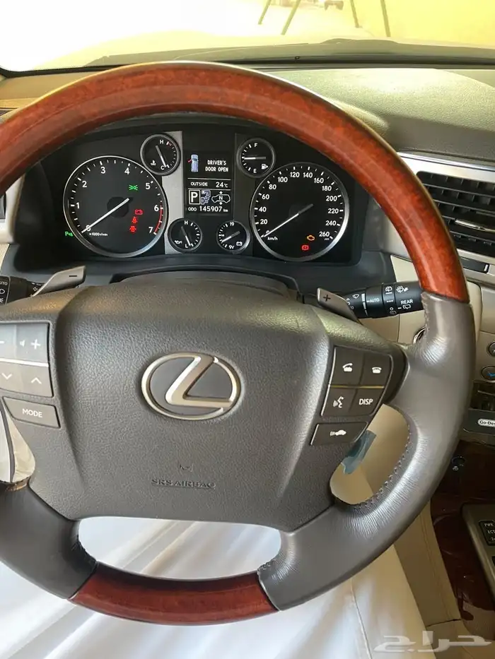 جيب لكزس موديل 2015 للبيع 9