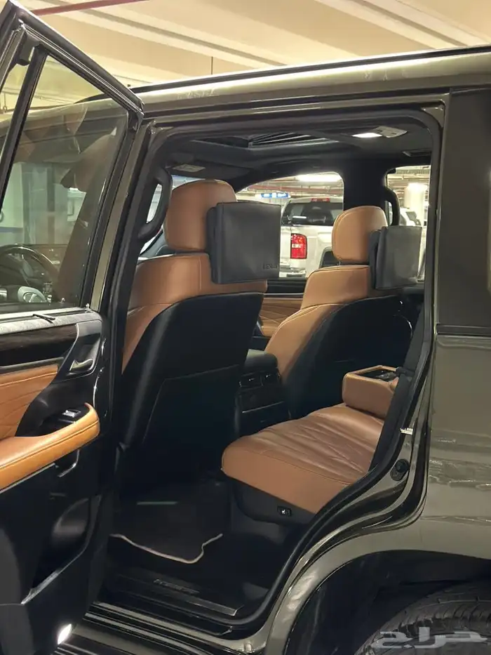 جيب لكزس بلاك اديشن 2021 9