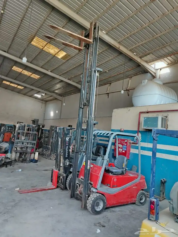 للبيع رافعه شوكيه بي تي BT موديل 2005 1