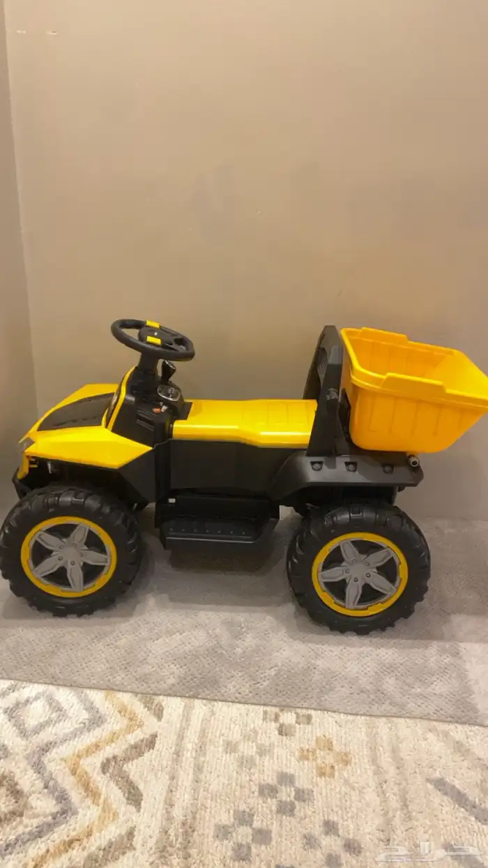 يشتغل بس يحتاج بطارية جديد عشان ماتفضى نظيف مافي اي خراب 0