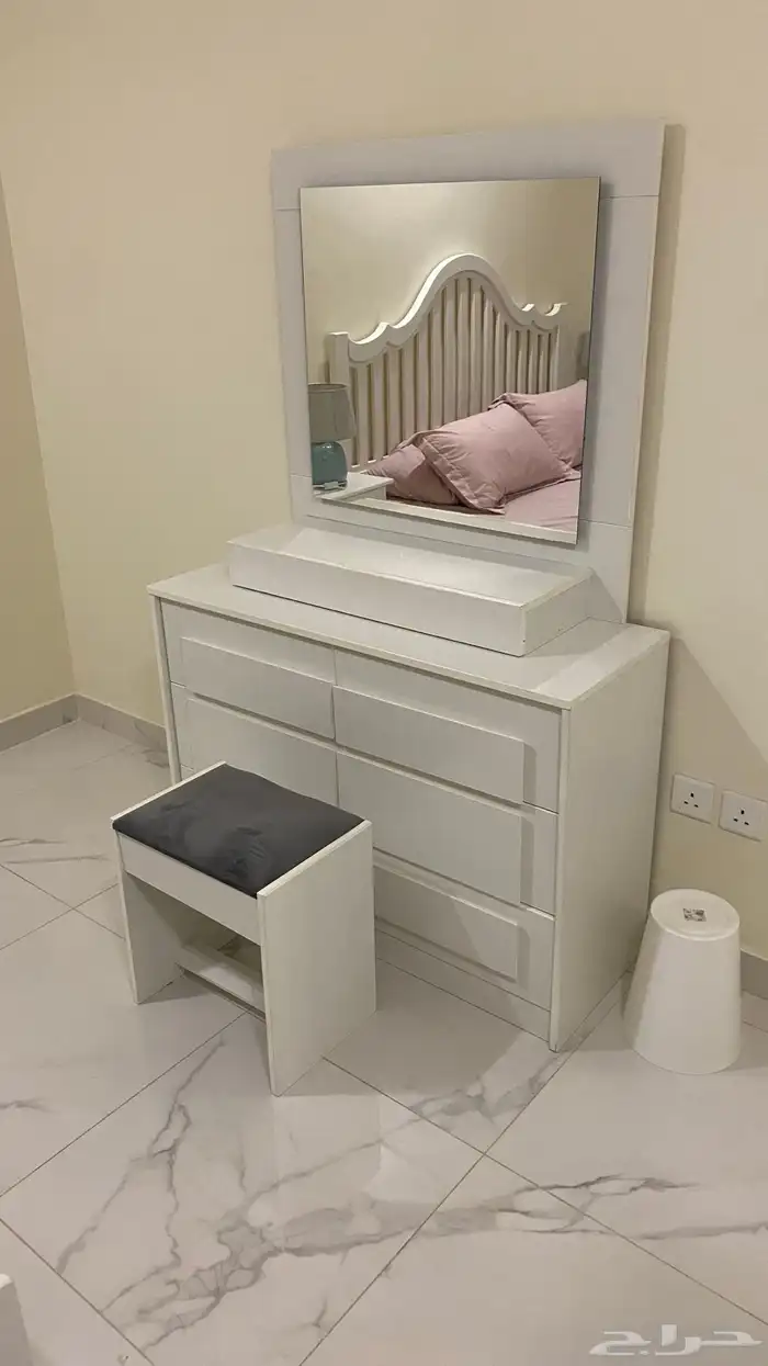 للبيع غرفة نوم كامله 1