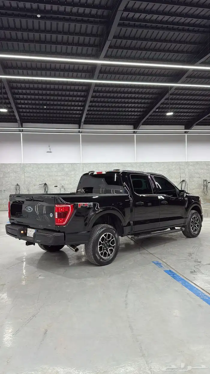 F150 2023 اسود Xlt قير ارضي وارد توكيلات الجزيره 3