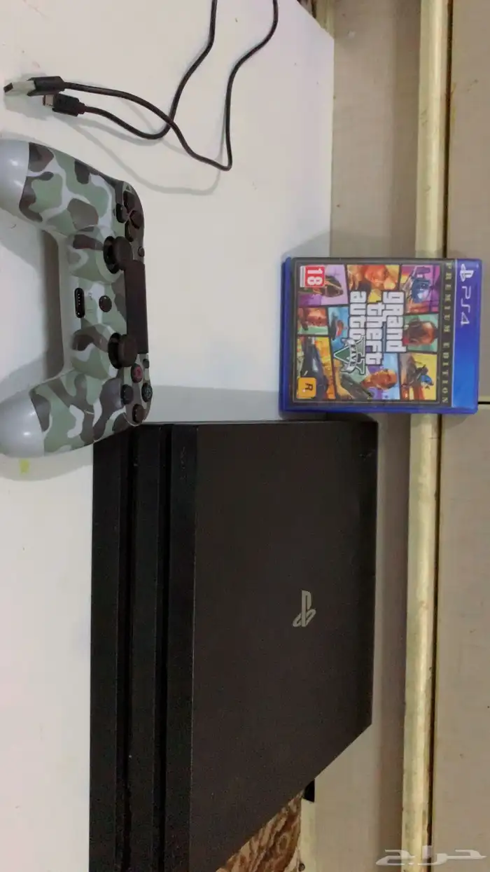 للبيع سوني 4 برو 4