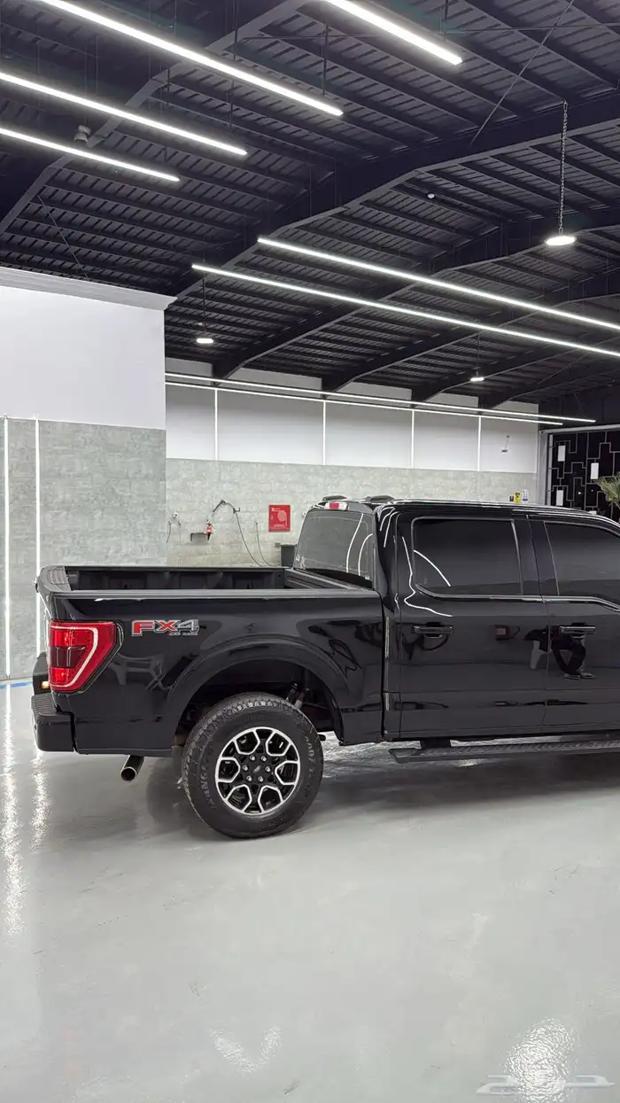 F150 2023 اسود Xlt قير ارضي وارد توكيلات الجزيره 5