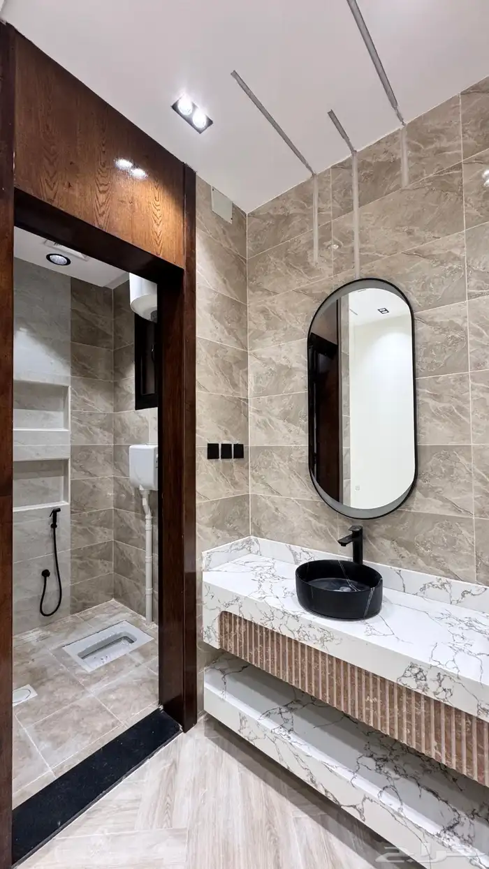 للبيع شقق علوي مع سطح حى الموسى 17