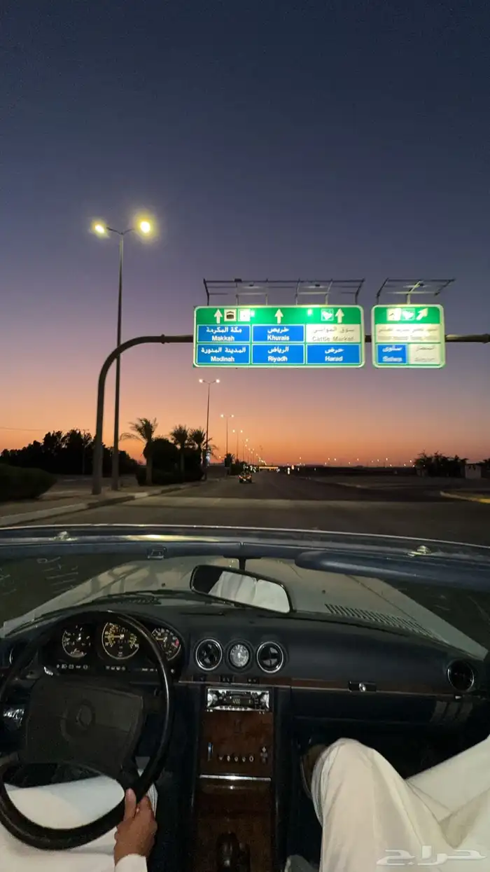 سيارة كلاسيك للايجار للافتتاح او العرض 4