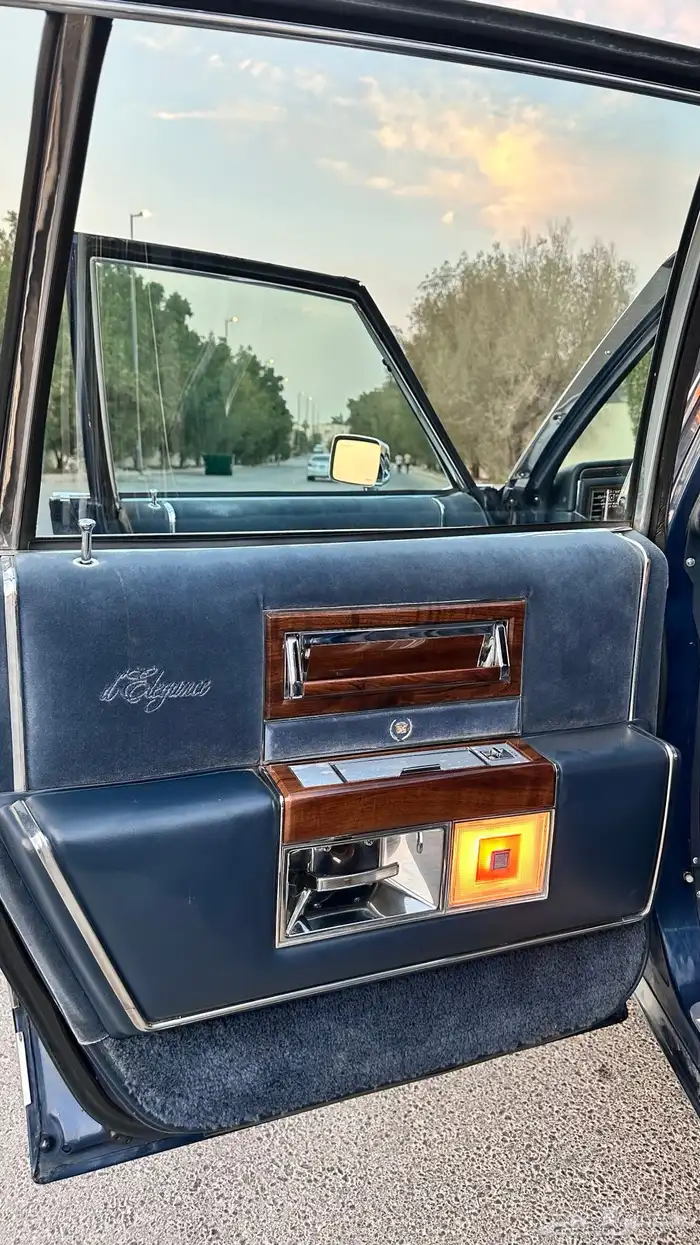 كاديلاك فليتوود دي إليجانس 1988م 11