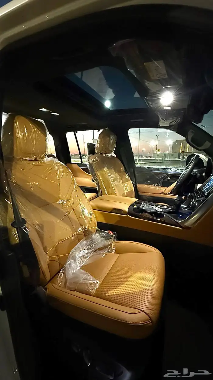 lx 600 جيب لكزس عبداللطيف جميل 26