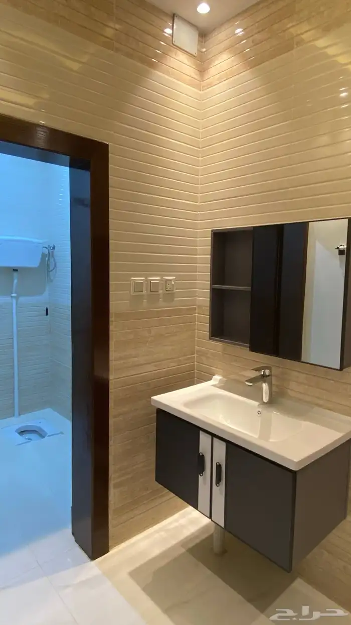 شقه ارضيه فاخره حي الربوه الواديين 15