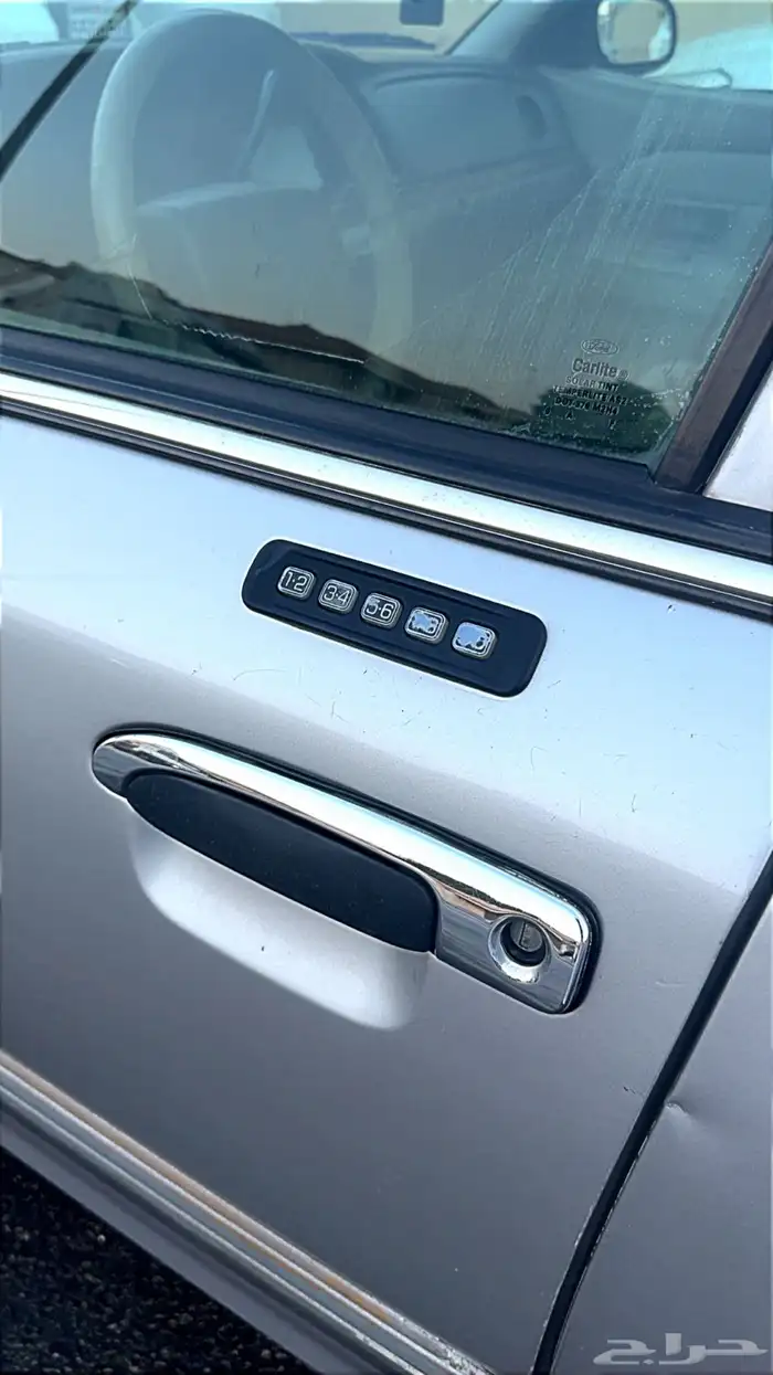 فورد فيكتوريا مالك اول موديل 2011 نص فل 37