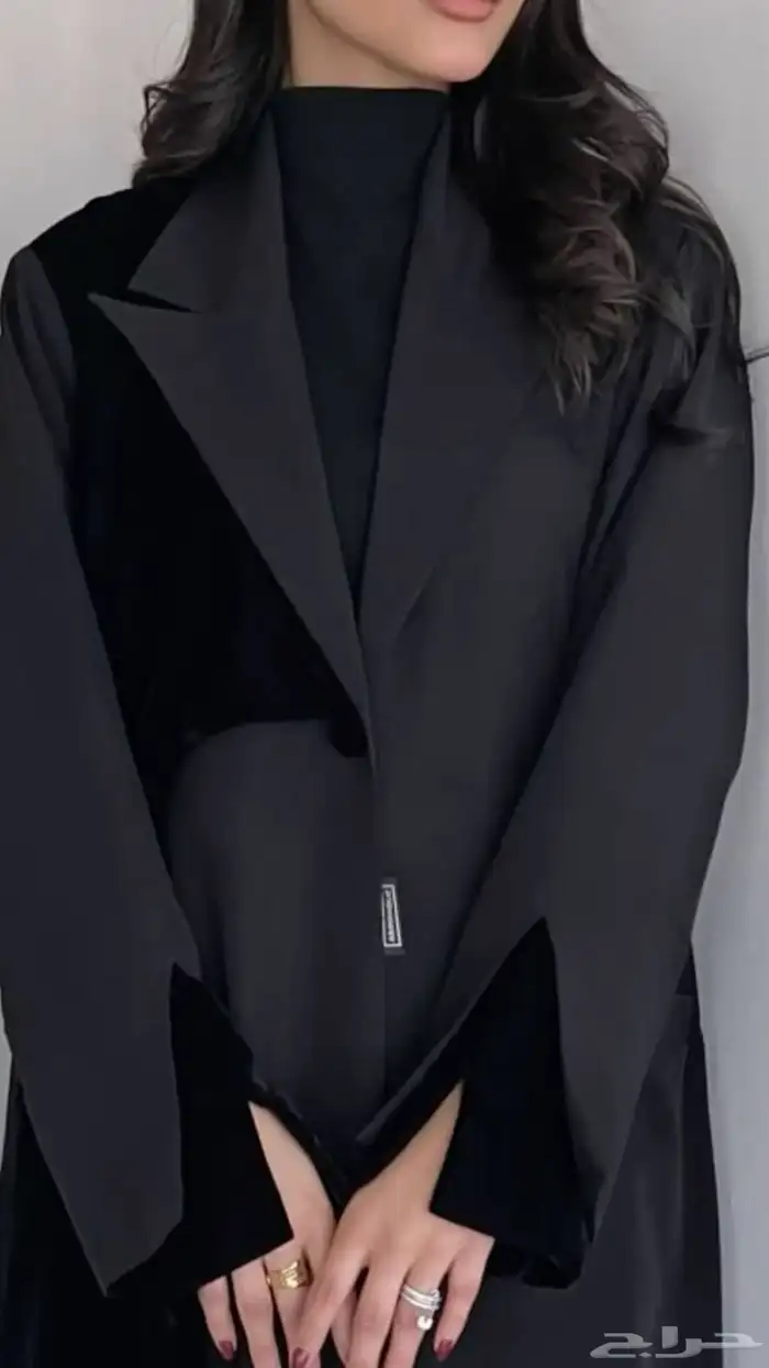 عارضة ازياء عبايات. 0