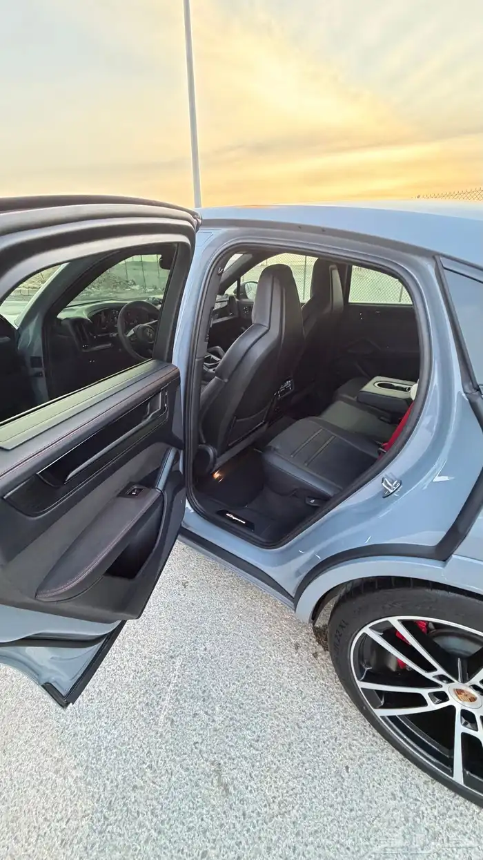 بورش كايين جي تي اس كوبيه للتنازل Cayenne GTS Coup  2025 20