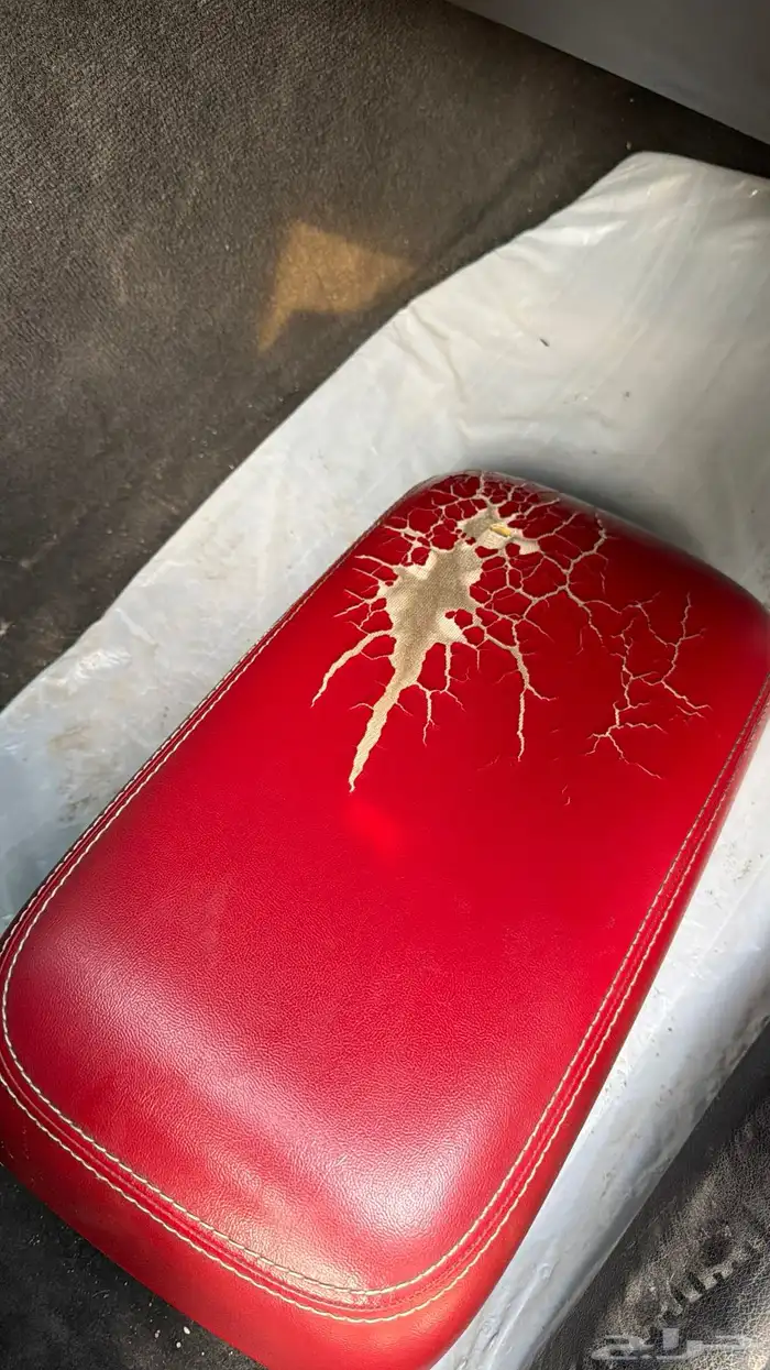 السلام عليكم اعرض لكم مرتبة وتكاية حق كرايسلر SRT 5